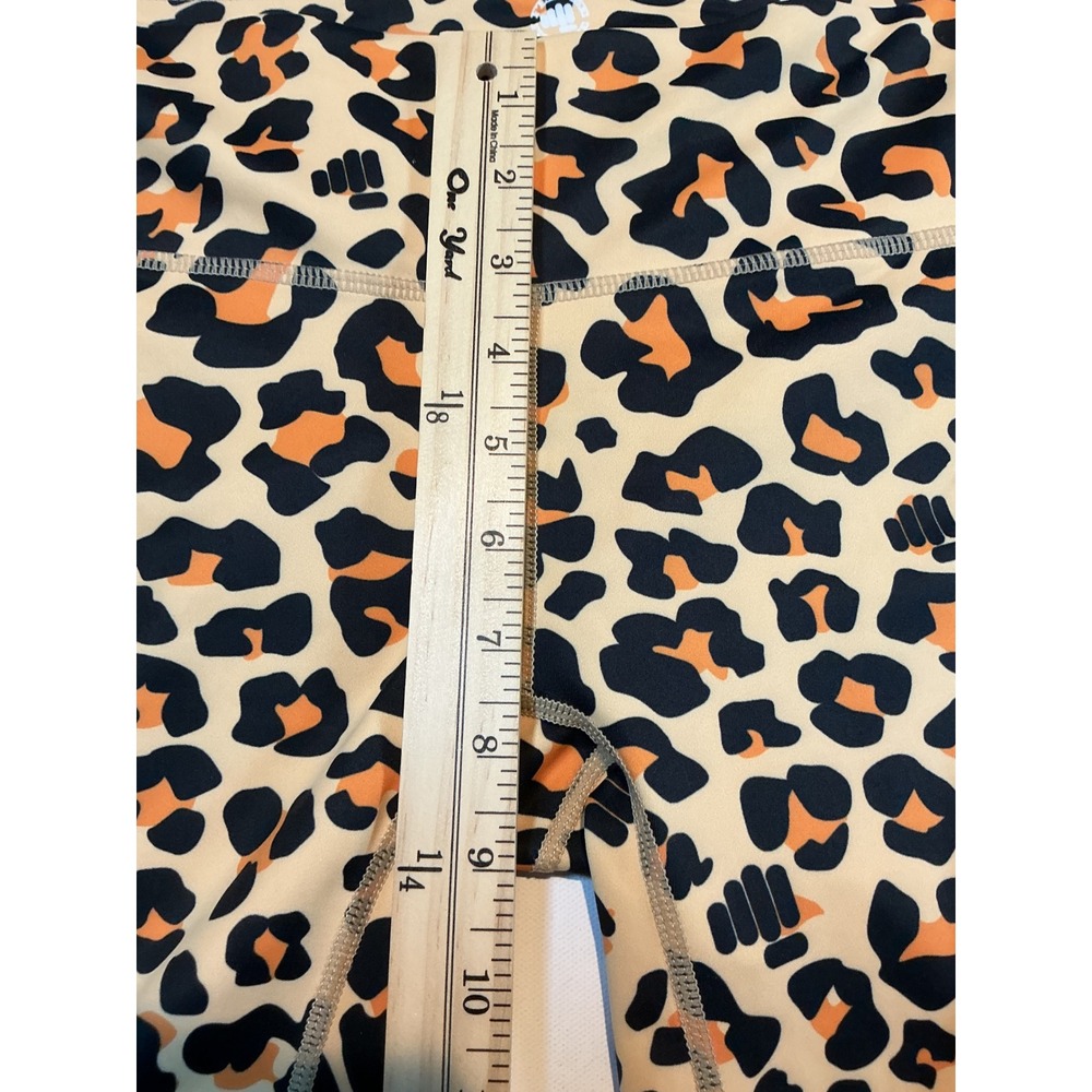 Feed Me Fight Me Leopard Print Capri Leggings Side Pockets Size M - Picture 6 of 7